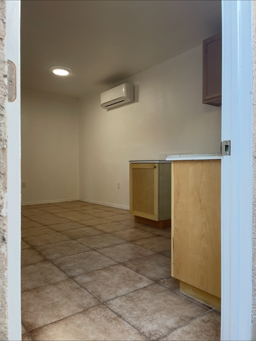 1498 Belle St - Photo 3 of 12