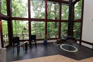 featured image of 1481 E 77th St