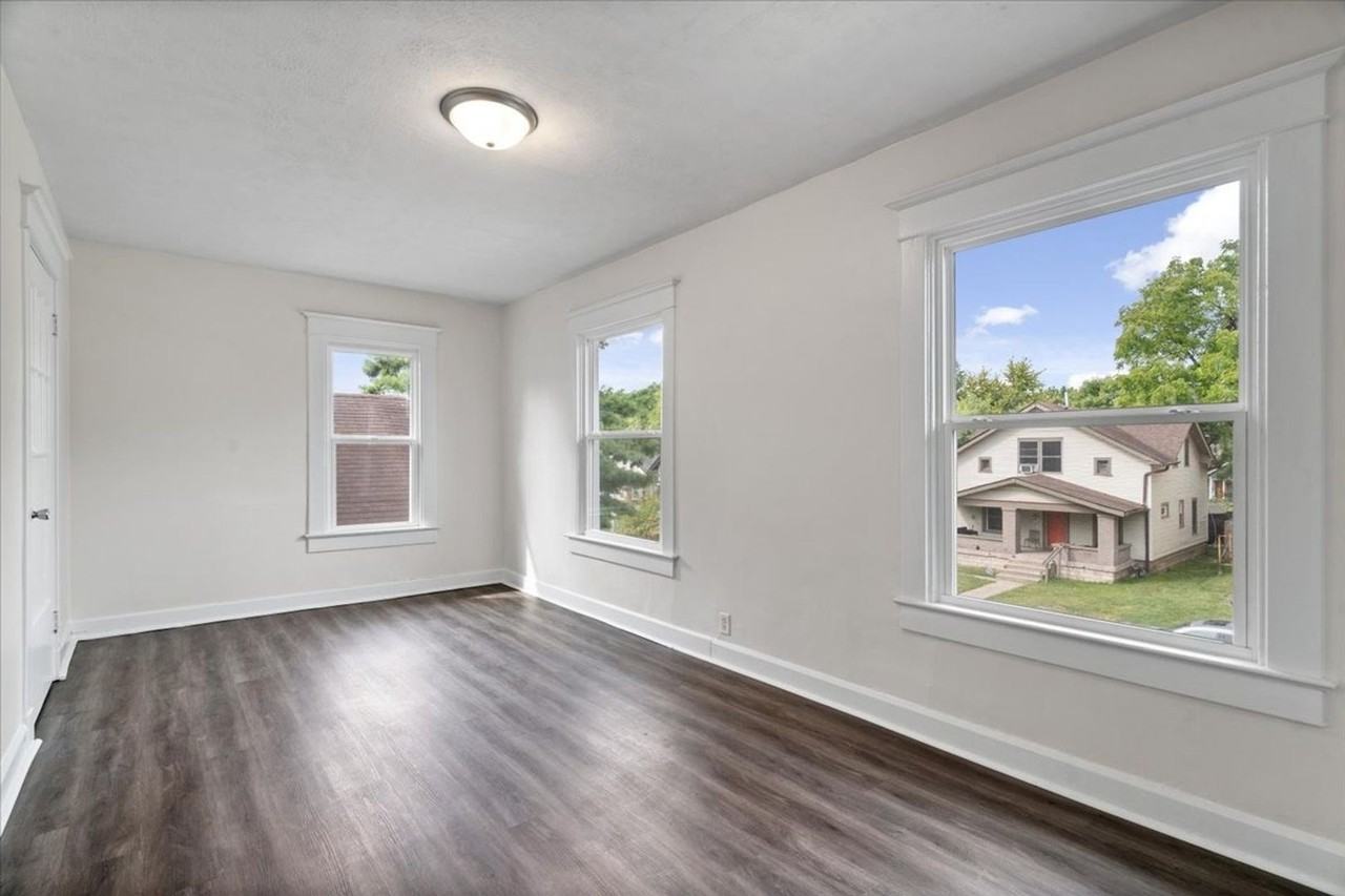 809 N Oakland Ave - Photo 3 of 16