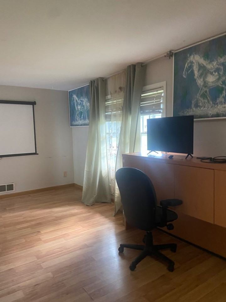 6433 Valley Brook Dr - Photo 2 of 16