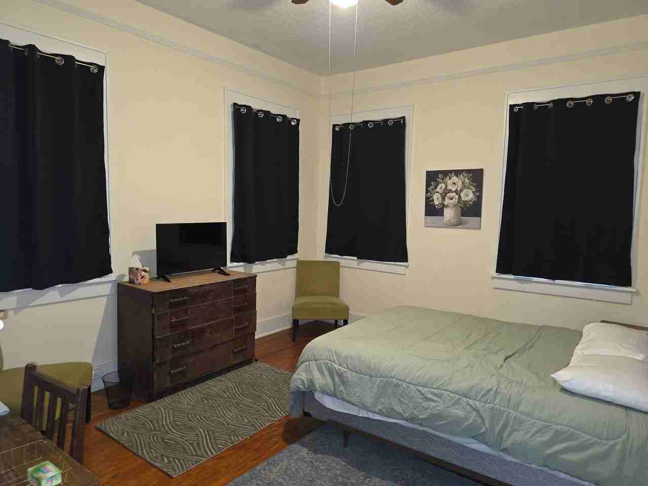 886 Ellis Ave - Photo 7 of 9