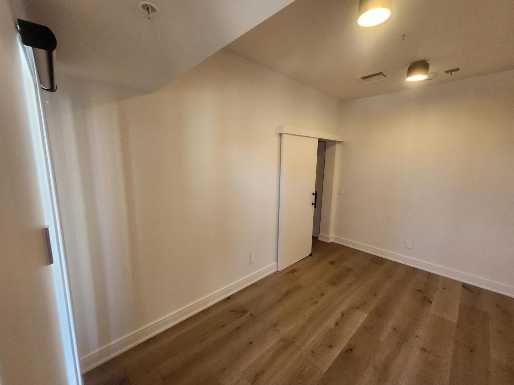 515 W Sprague Ave - Photo 7 of 28