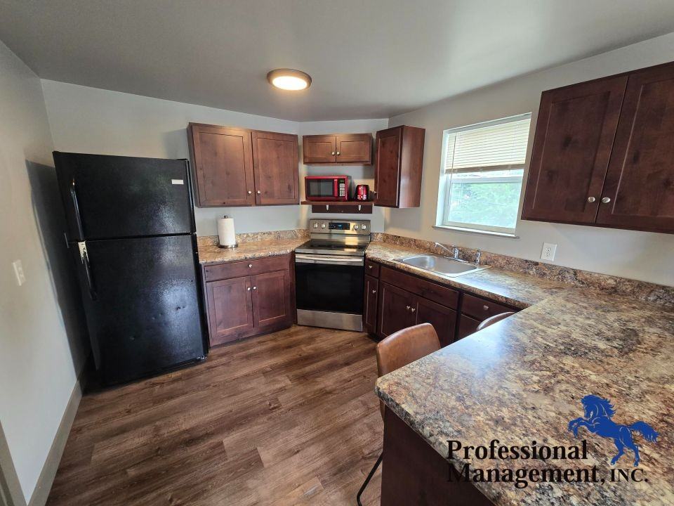 209 S 30th St #5 - Photo 3 of 6