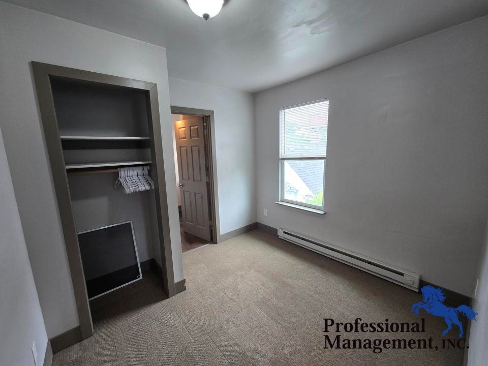 209 S 30th St #5 - Photo 5 of 6