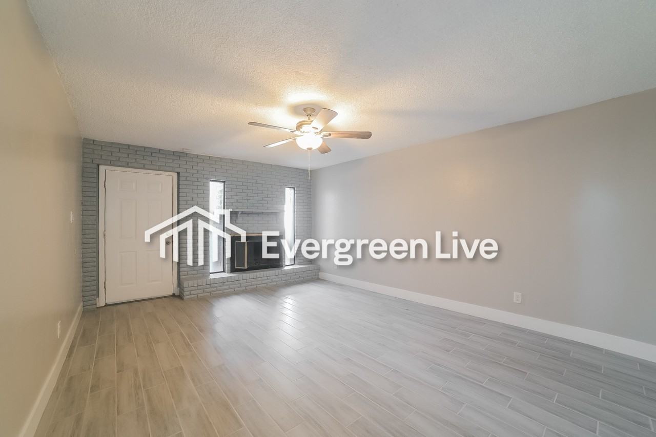 7737 W Weldon Ave - Photo 3 of 18
