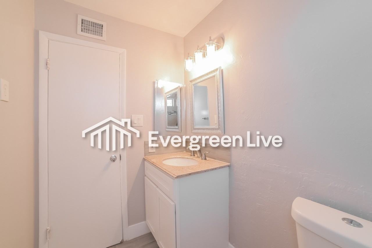 7737 W Weldon Ave - Photo 7 of 18