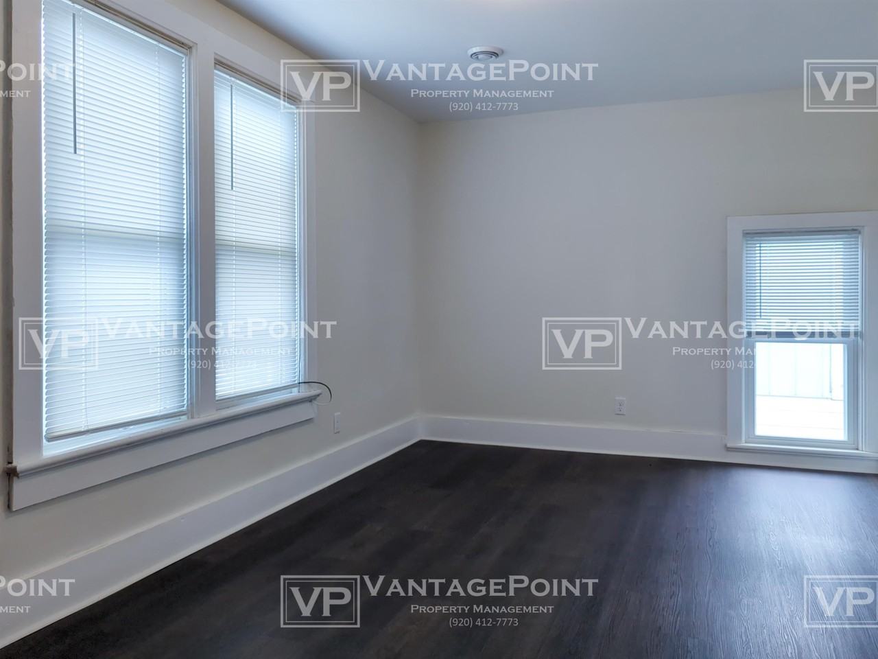 123 S Cecil St - Photo 2 of 10