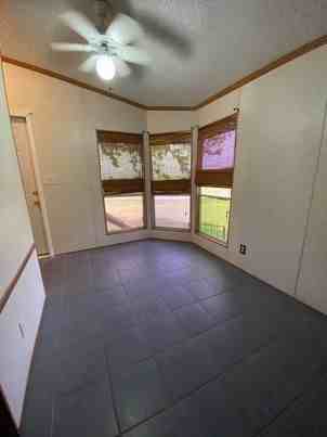 81 Roots Rd - Photo 7 of 32