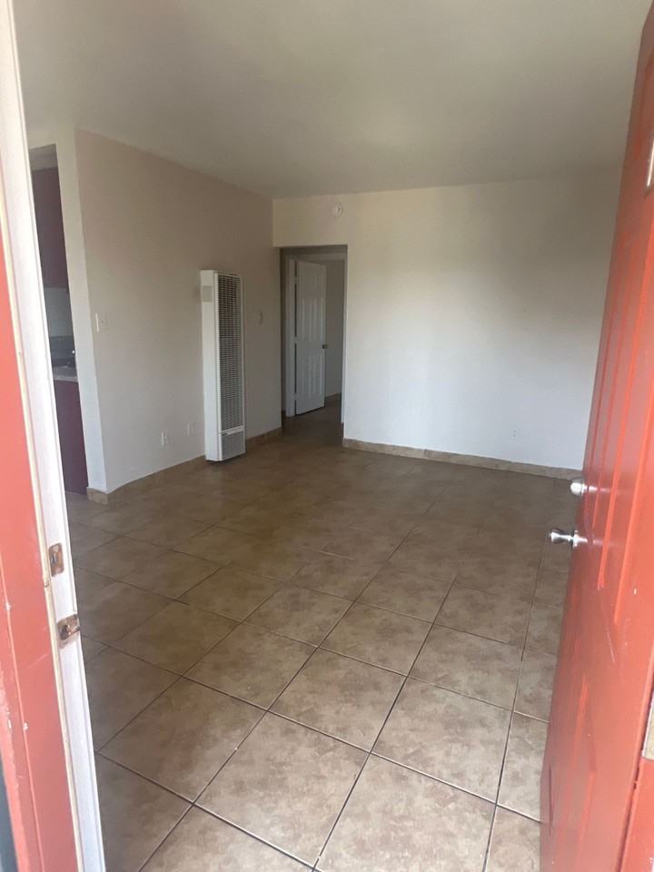 1214 W. Brook St - Photo 2 of 29