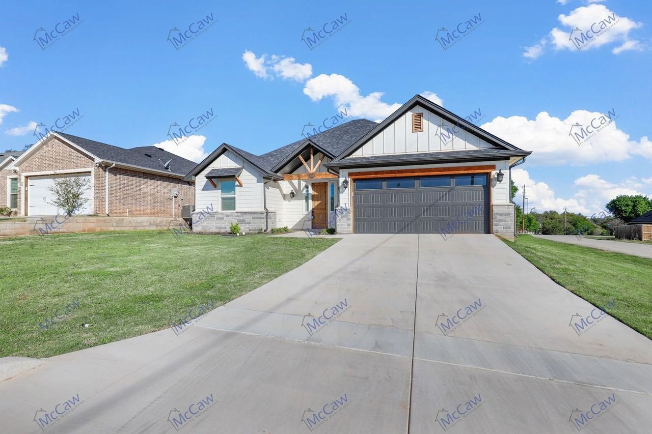 2524 Creek Dr - Photo 2 of 21