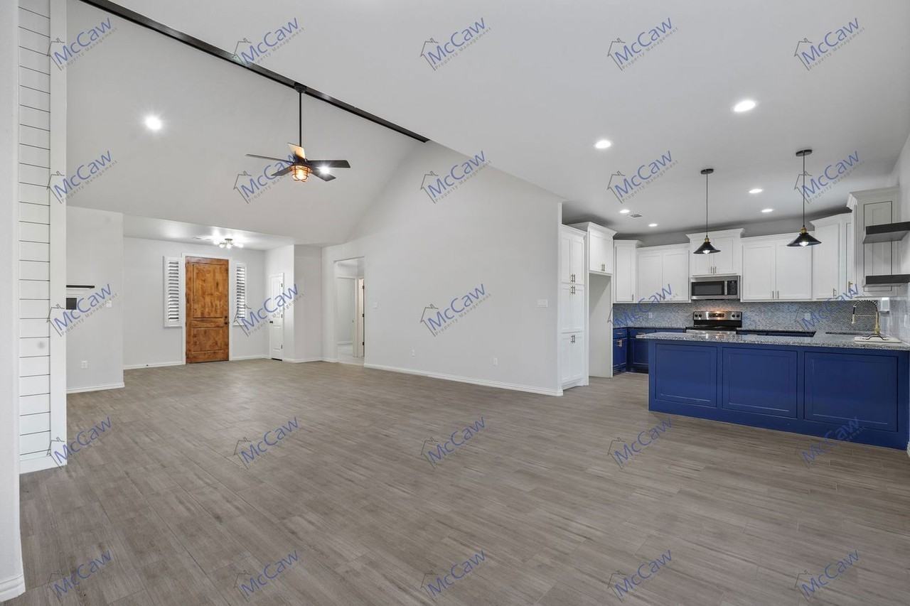2524 Creek Dr - Photo 4 of 21