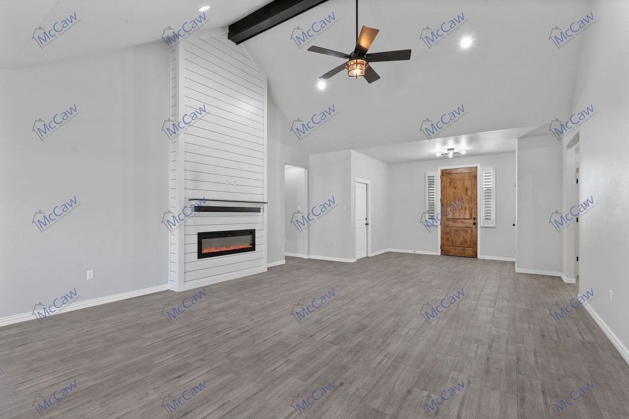 2524 Creek Dr - Photo 5 of 21