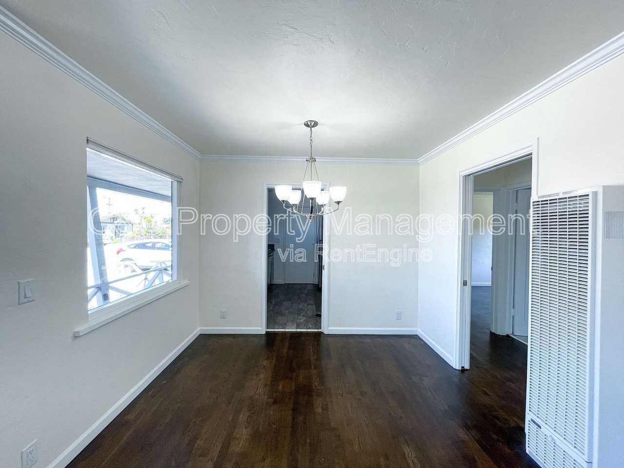 1190 Luxton St - Photo 4 of 12
