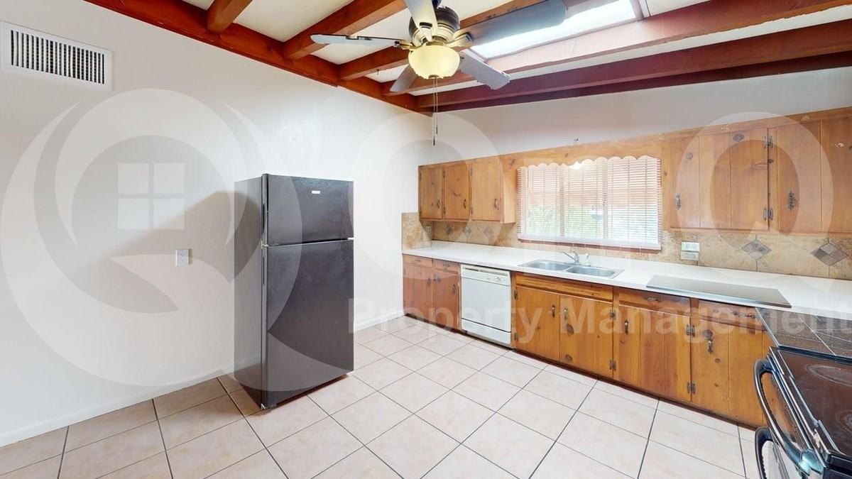 5111 E Peach St - Photo 4 of 21