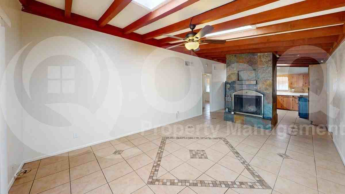 5111 E Peach St - Photo 6 of 21