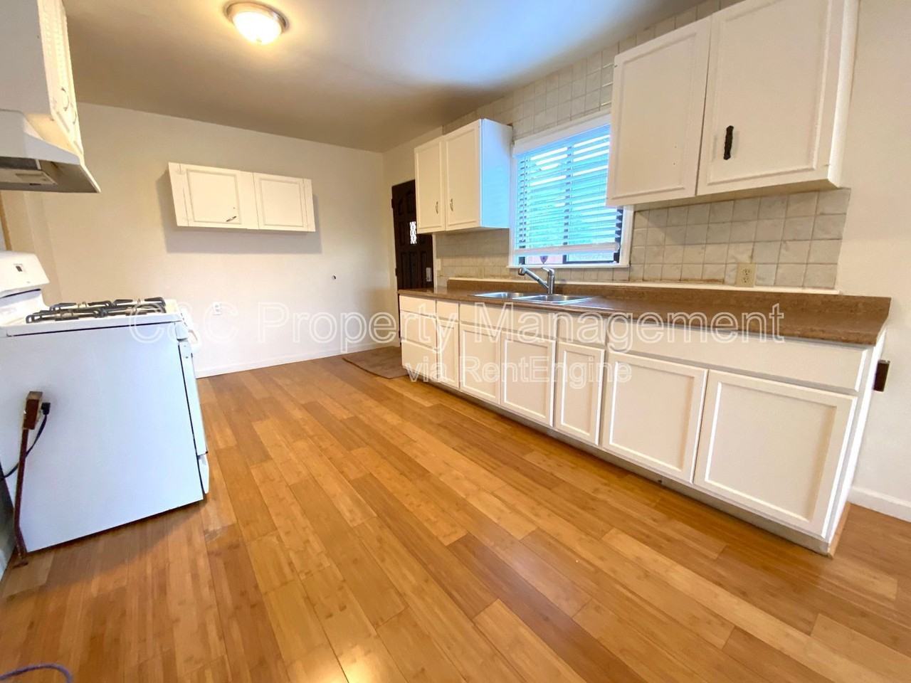 429 Reindollar Ave #A - Photo 5 of 20