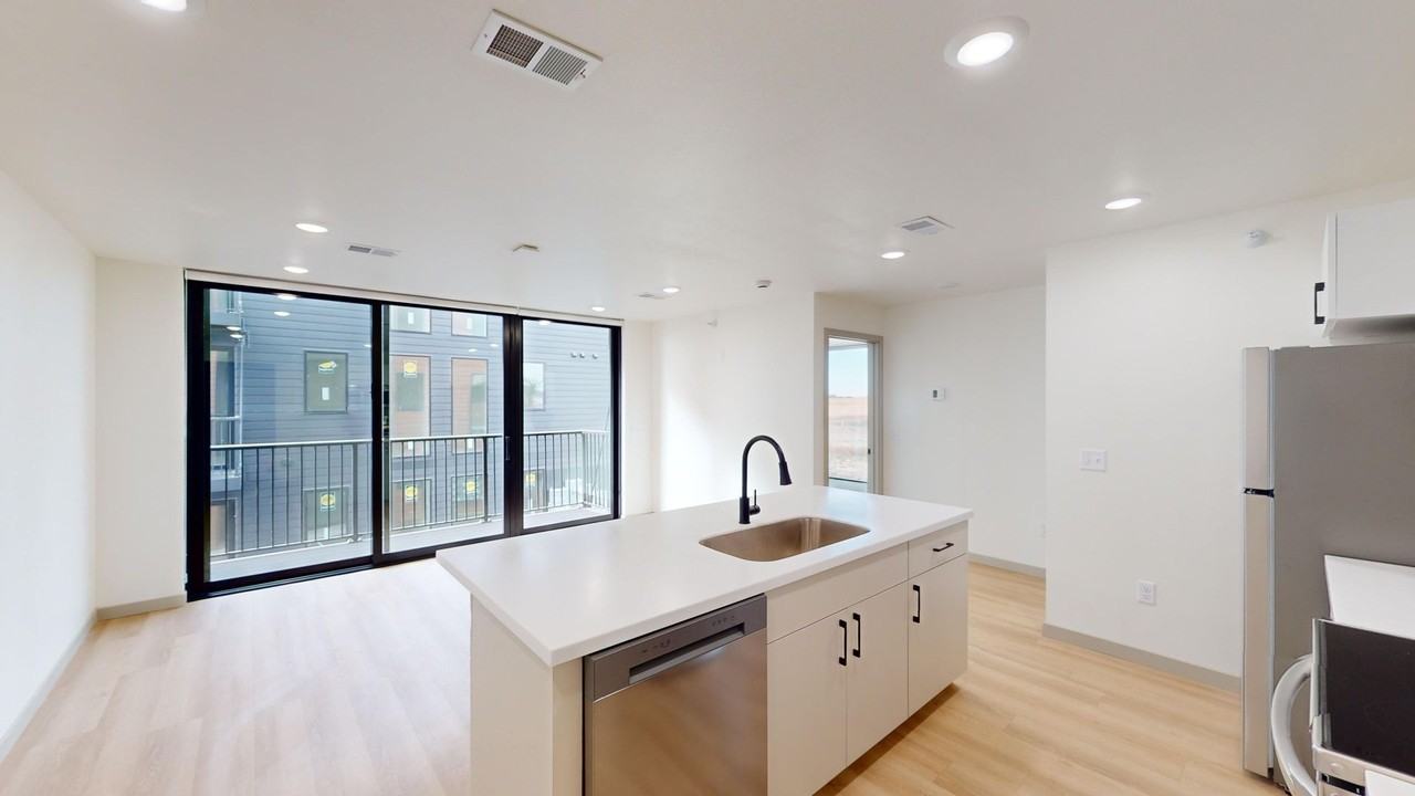 Bluestem Reserve Apartments - Photo 6 of 41