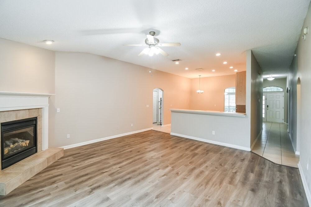 9135 Prosperity Lake Dr - Photo 4 of 16