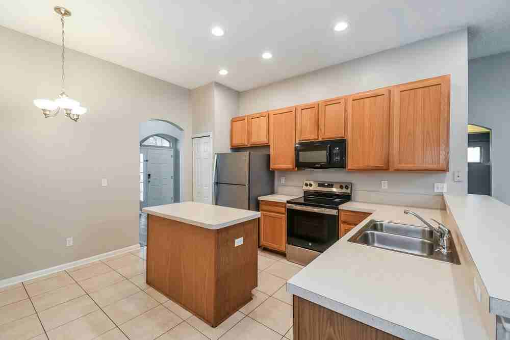9135 Prosperity Lake Dr - Photo 6 of 16