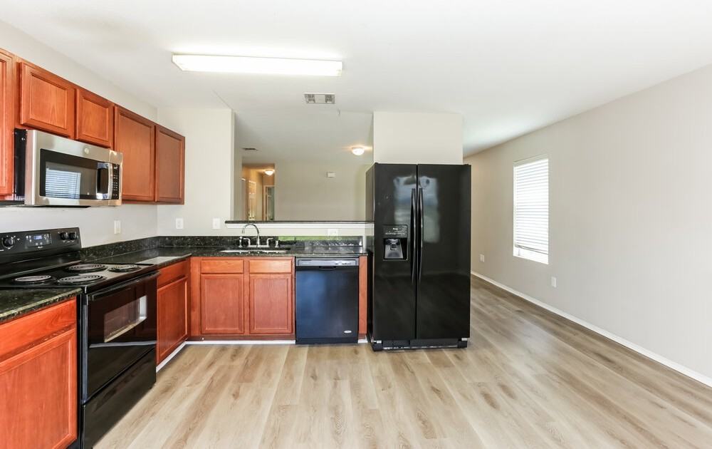 1303 Macaw Ct - Photo 7 of 16