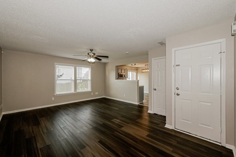 9676 W Constellation Dr - Photo 5 of 17
