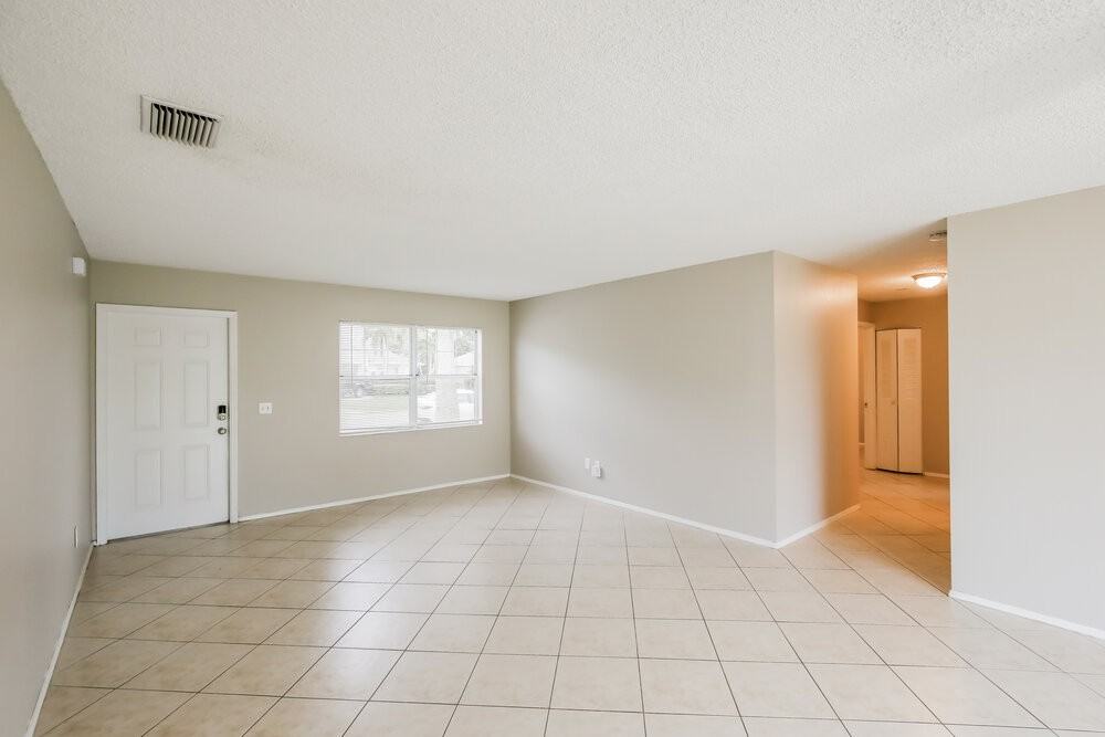 2913 Se Ironton Ave - Photo 5 of 16