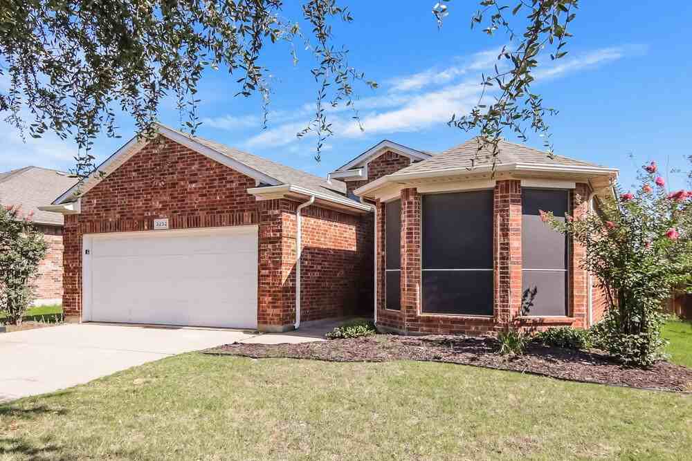 3232 Buckthorn Ln - Photo 3 of 16