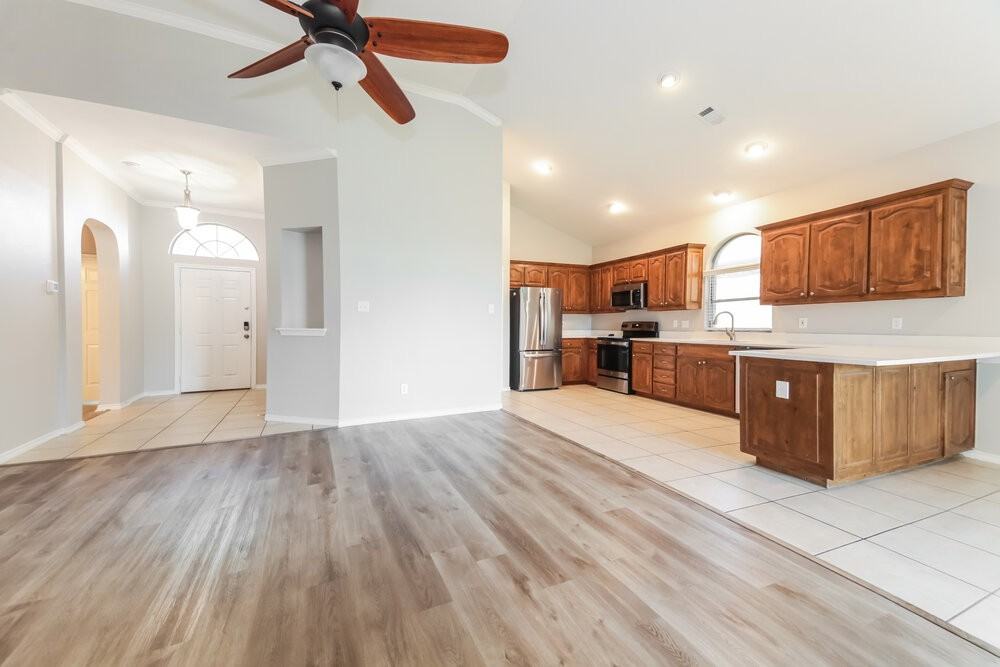 3232 Buckthorn Ln - Photo 5 of 16