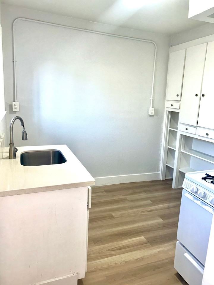 1240 Dawson Ave - Photo 3 of 4