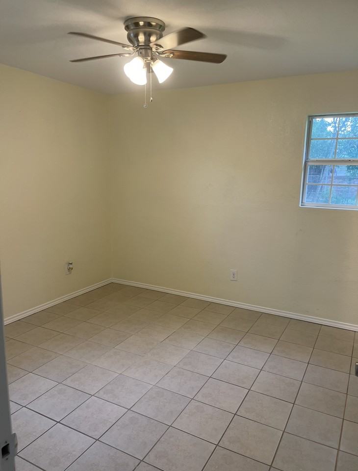 616 Heathcliff Dr - Photo 7 of 11