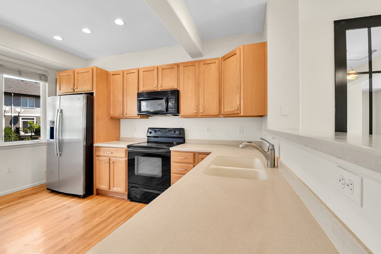 2943 West Riverwalk Circle - Photo 5 of 49