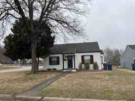 featured image of 2803 E 1st Pl