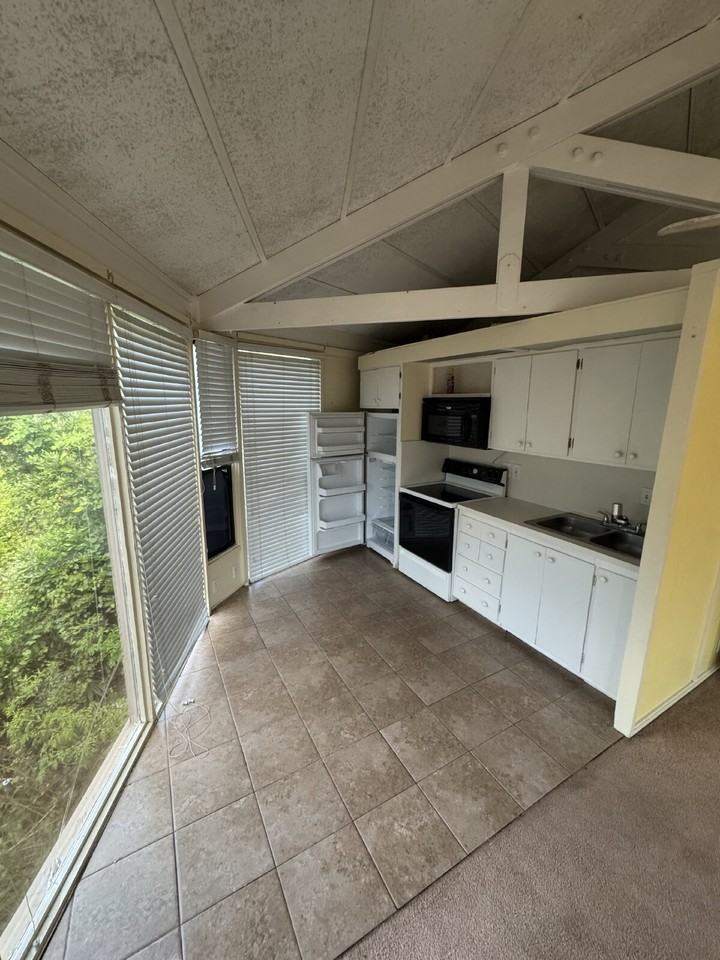 2932 Marion Way - Photo 2 of 8