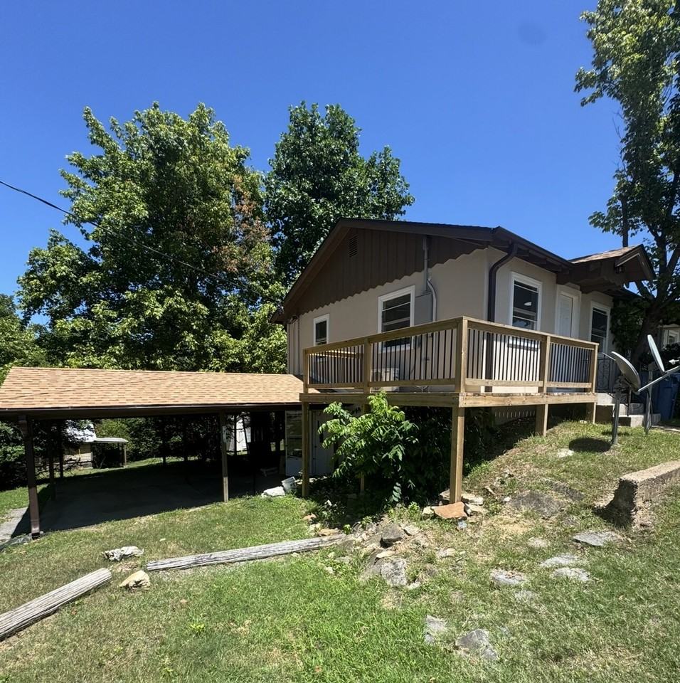 271 Shadowrock Dr Apt B - Photo 7 of 8
