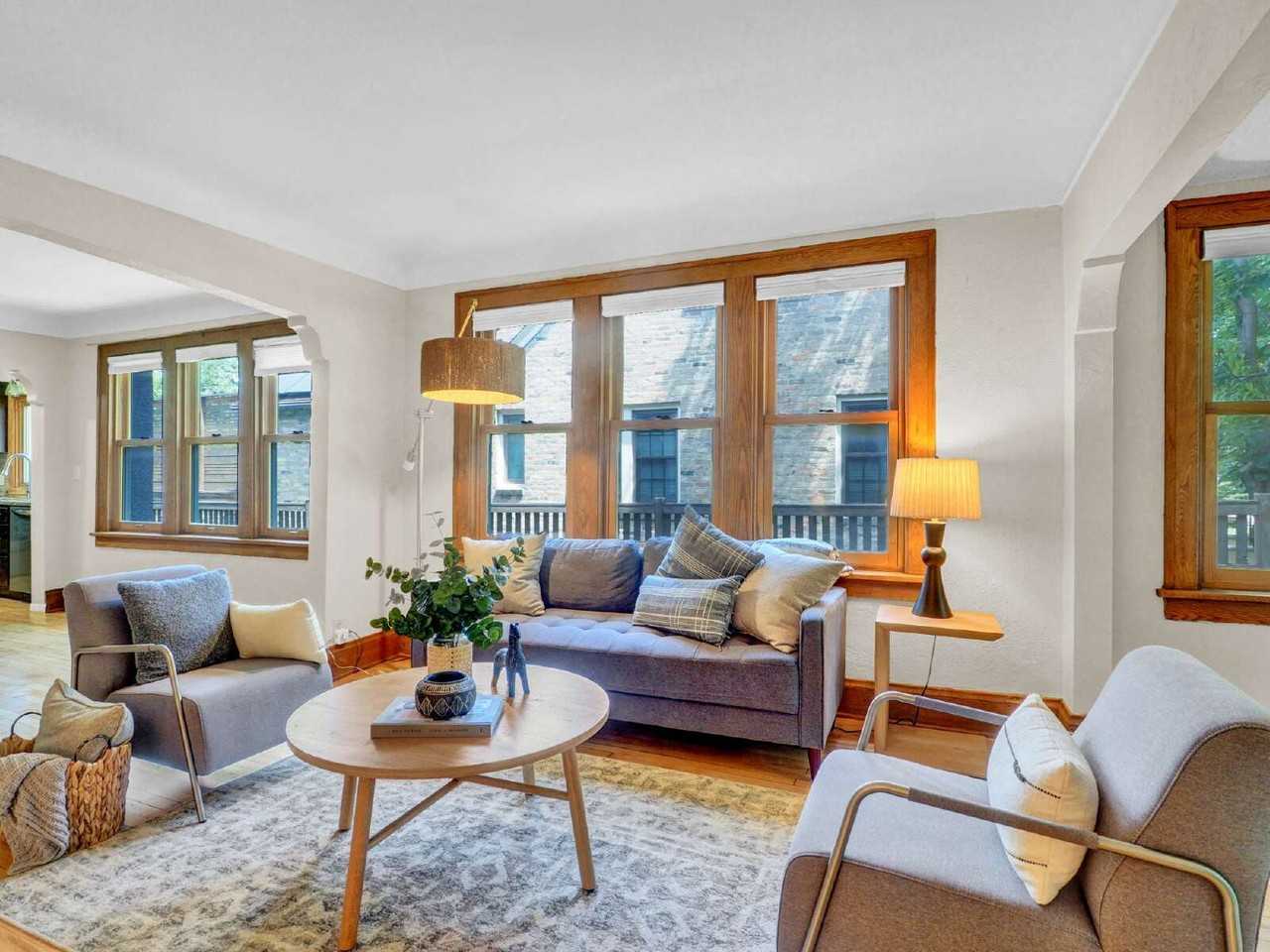 3004 E Minnehaha Pkwy - Photo 3 of 19