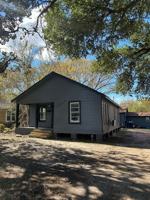 featured image of 1005 Defender St