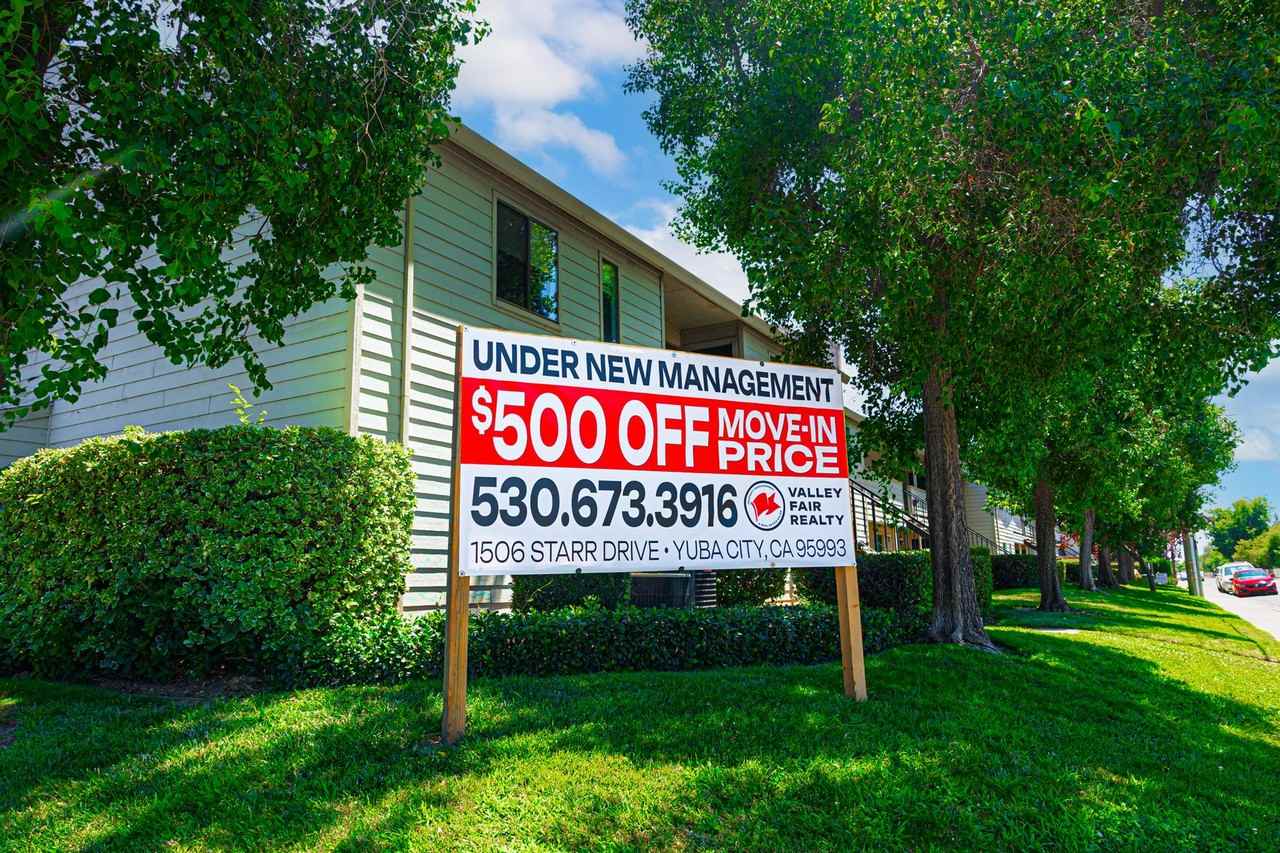 1063 - Photo 2 of 50