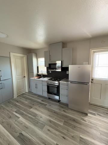 4061 1/2 Adams St #NA - Photo 2 of 8