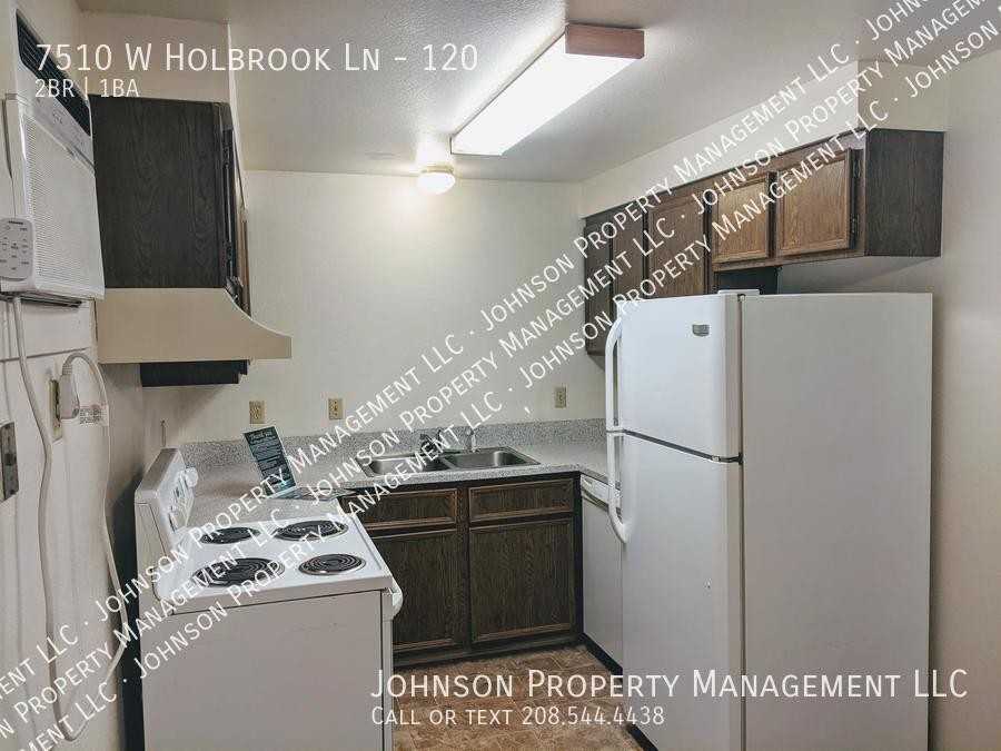 7510 W Holbrook Ln #120 - Photo 2 of 13