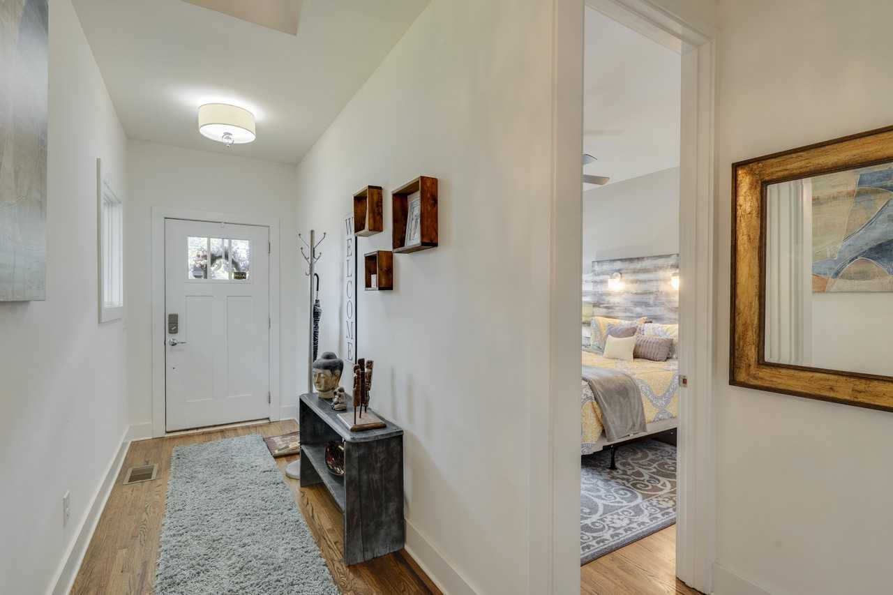 1910 11th Ave N #NA - Photo 2 of 37