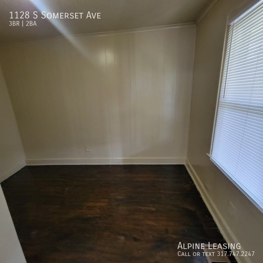 1128 S Somerset Ave - Photo 4 of 8