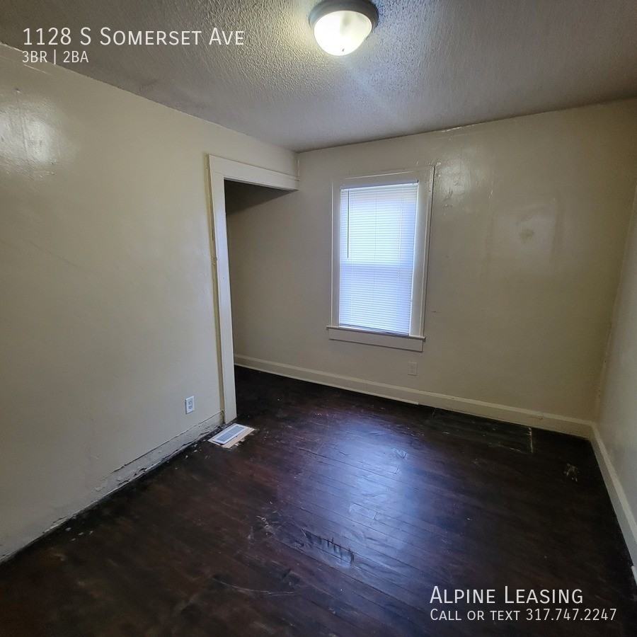 1128 S Somerset Ave - Photo 5 of 8