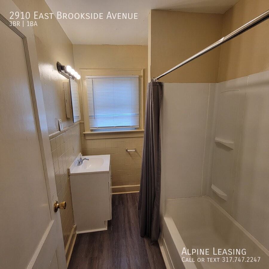 2910 Brookside Ave - Photo 5 of 7