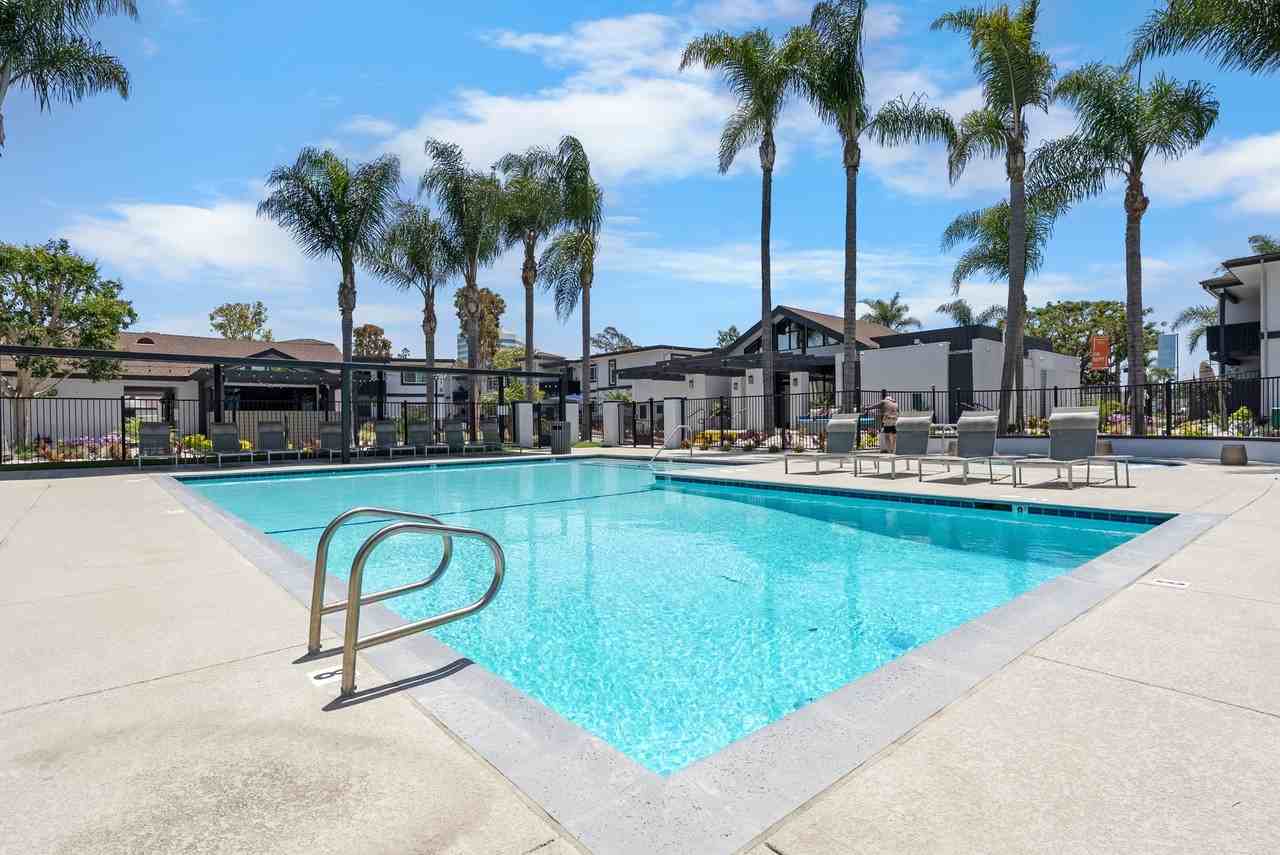 Surf House Apartments - Photo 2 of 43