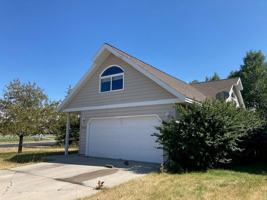 featured image of 2512 Daisy Dr