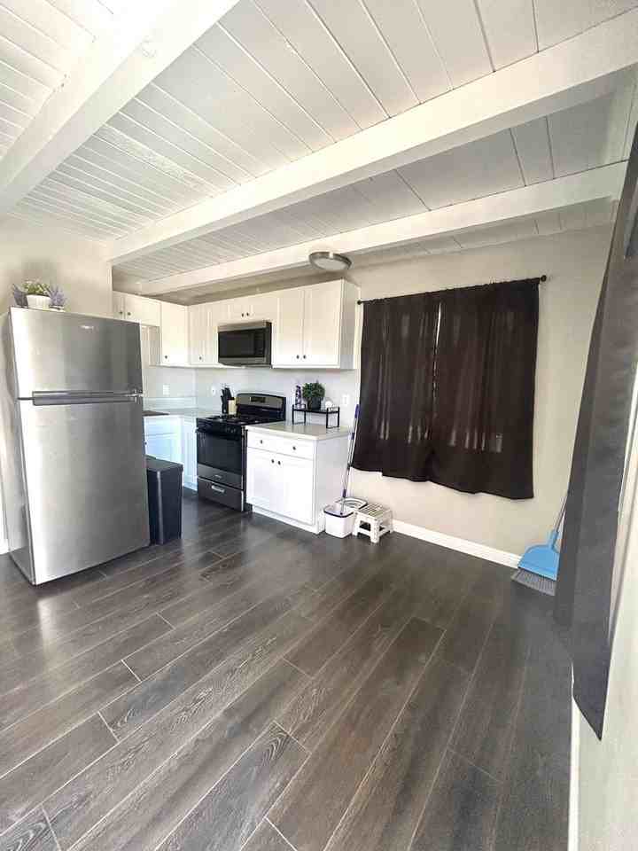 6558 Juniper Ave - Photo 3 of 15