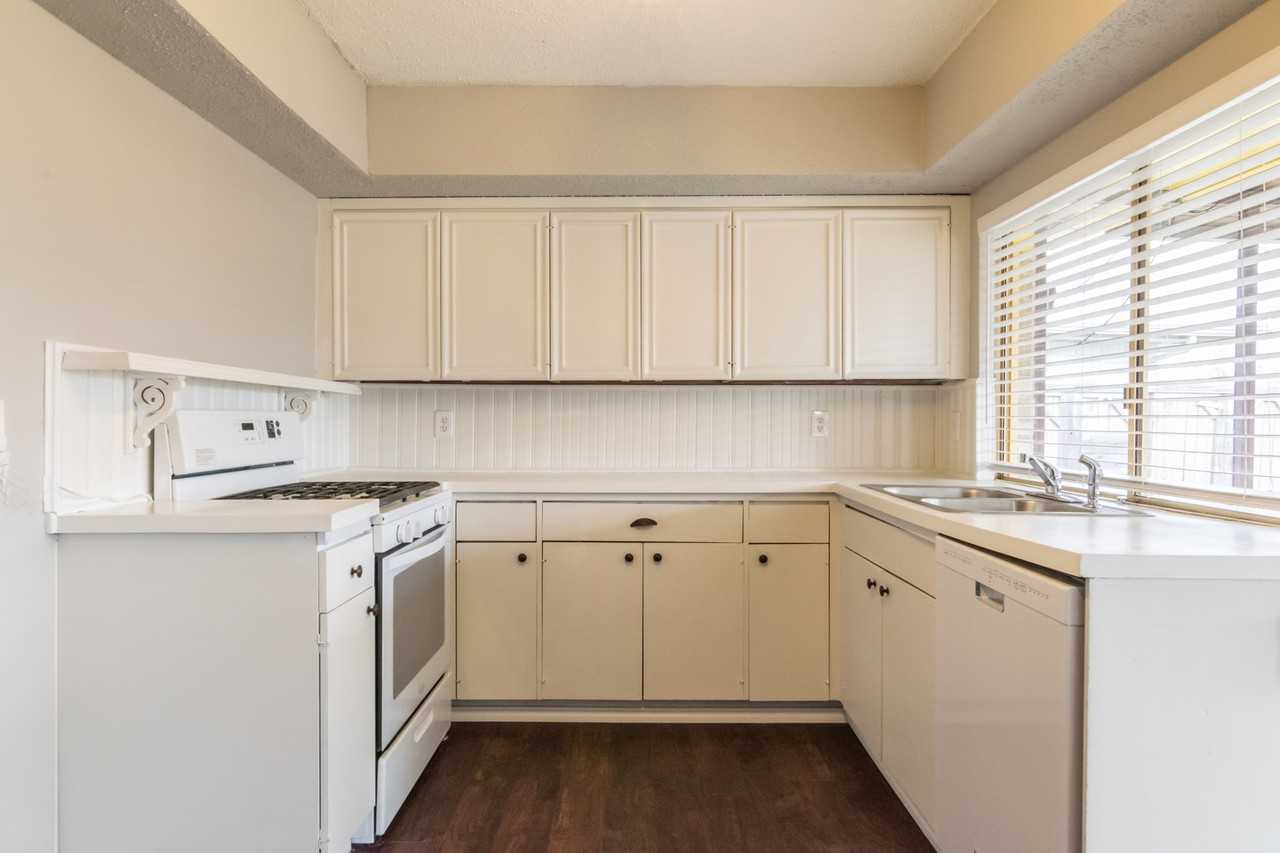 5214 Spring Lake Drive - Photo 6 of 26