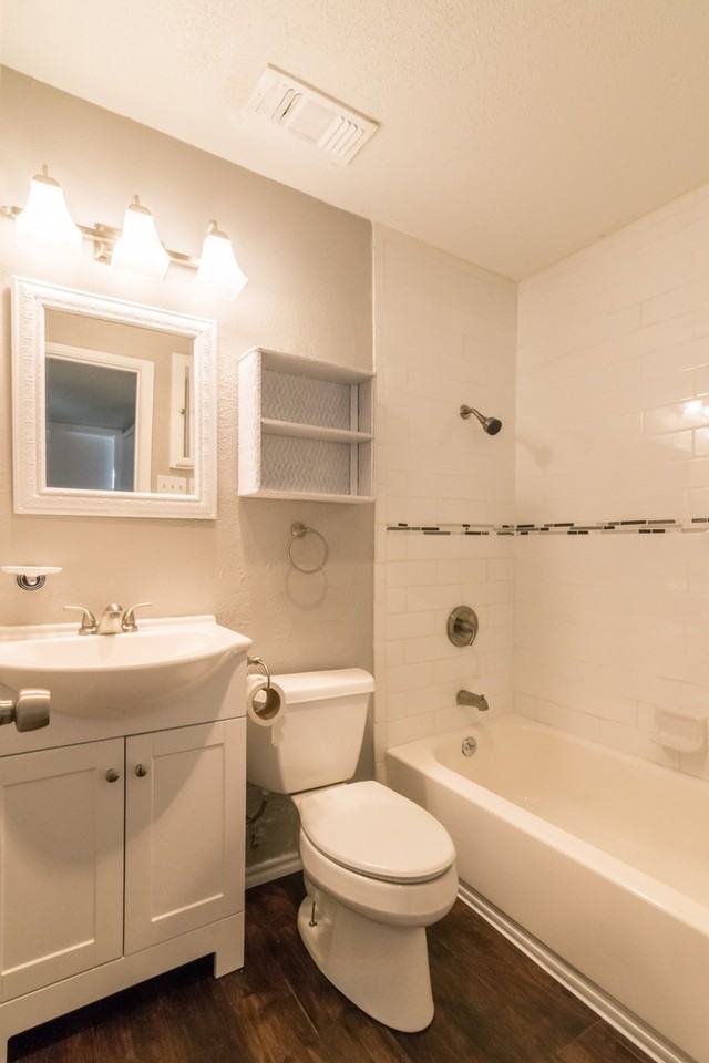 5214 Spring Lake Drive - Photo 7 of 26