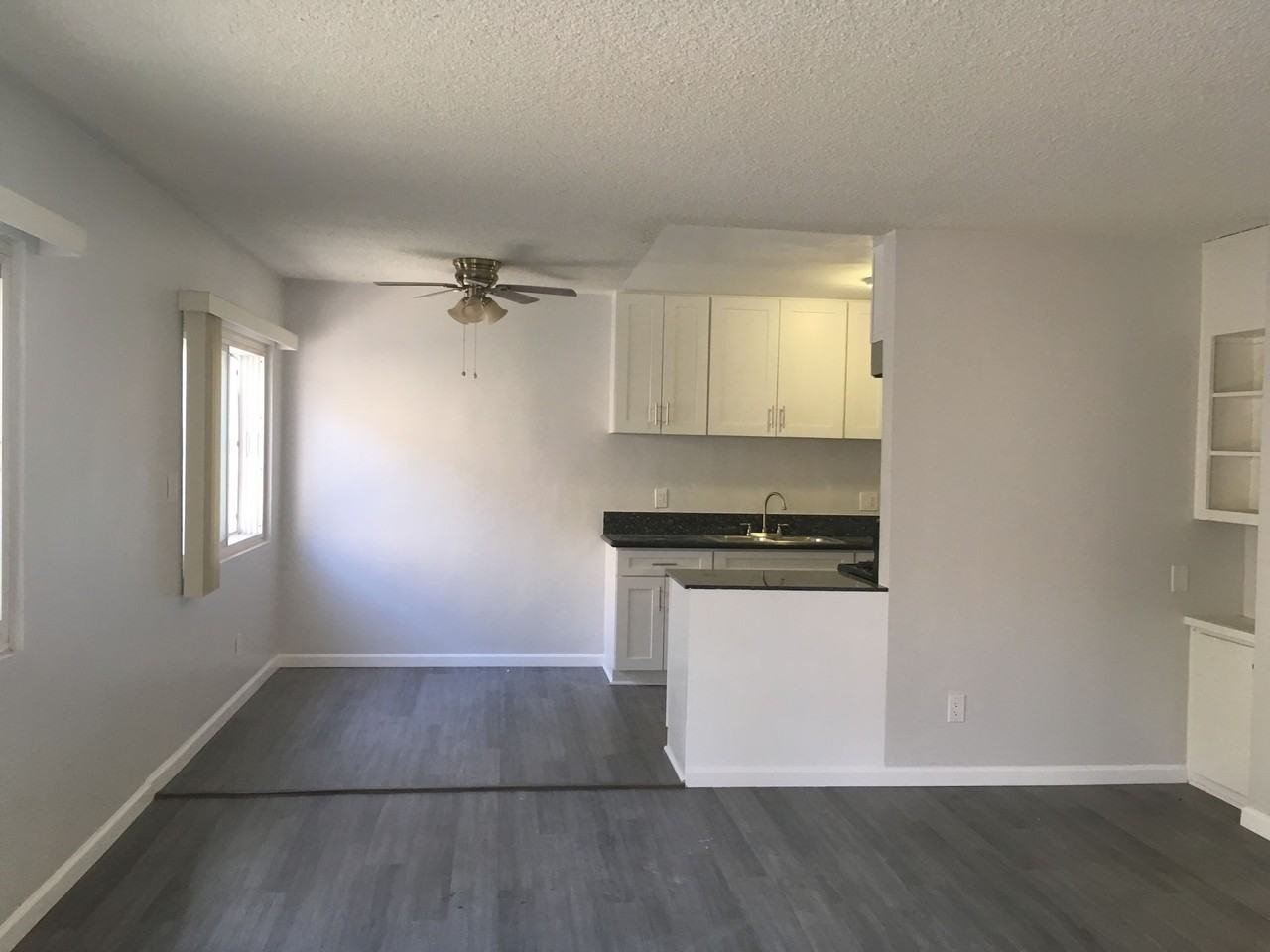 611 S Fir Ave - Photo 2 of 4