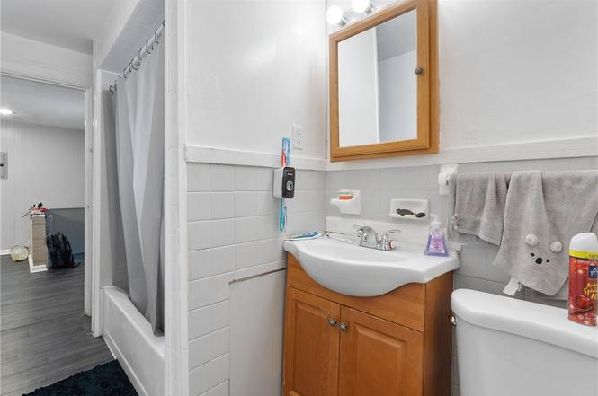 812 Ross Ave #3 - Photo 3 of 3